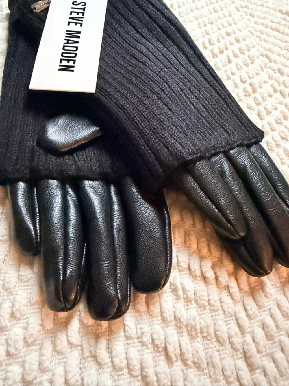 🤍New Steve Madden Black Ribbed Knit and Leather  Gloves🤍
